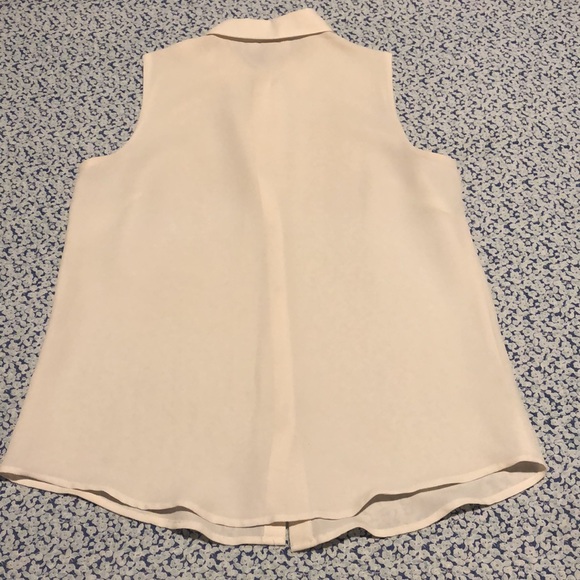 Anne Taylor LOFT White Bejeweled Collared Button-down Tank Size: SP - Picture 3 of 5